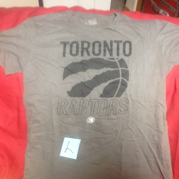 NBA Toronto Raptors tshirt - Picture 1 of 1